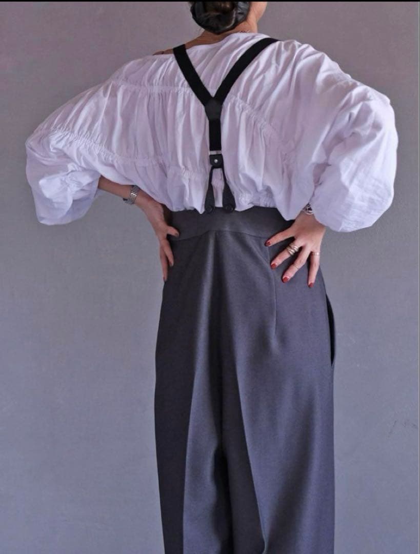 AKTE ストラップワイドパンツ　チャコールグレー