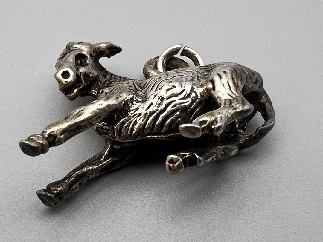 【海】銀製　ペンダント　闘牛士　ロバ　牛文など　５点　重量約２９ｇ　アンティーク