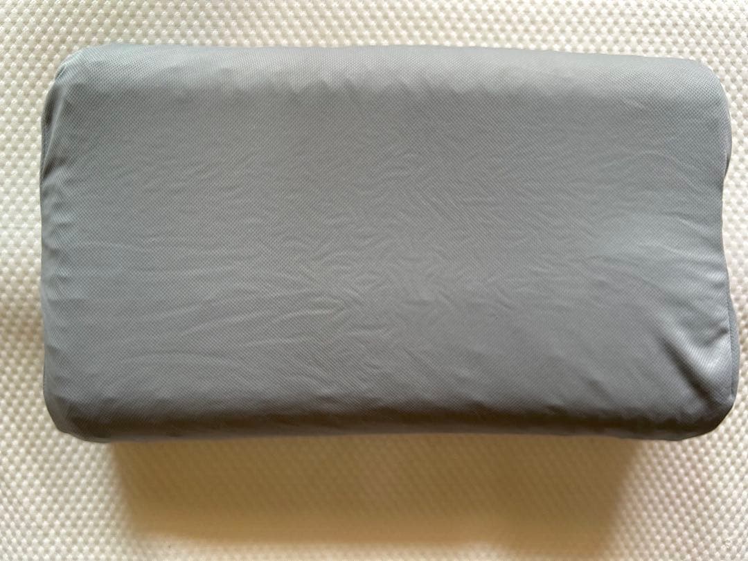 【正規品】ヒツジのいらない枕 至極 （中古） カバー付