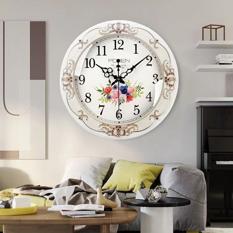 ヨーロッパ式の柱時計モダンでシンプルな装飾の壁掛け時計無打孔壁掛け時計