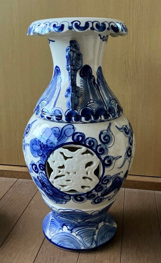 中国　古美術　染付大花瓶　唐物　双耳　透かし彫り　骨董