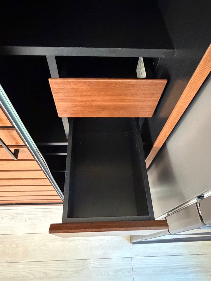 シギヤマ家具工業　ウォールナット突板　食器棚