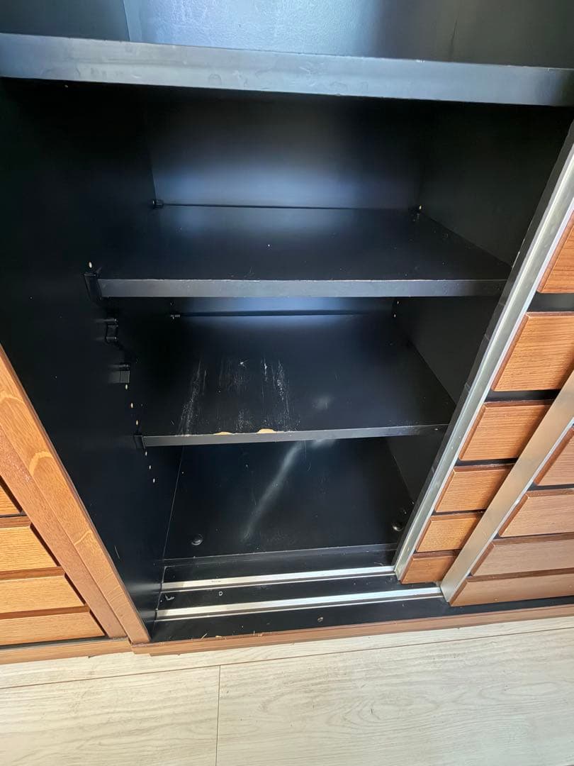 シギヤマ家具工業　ウォールナット突板　食器棚