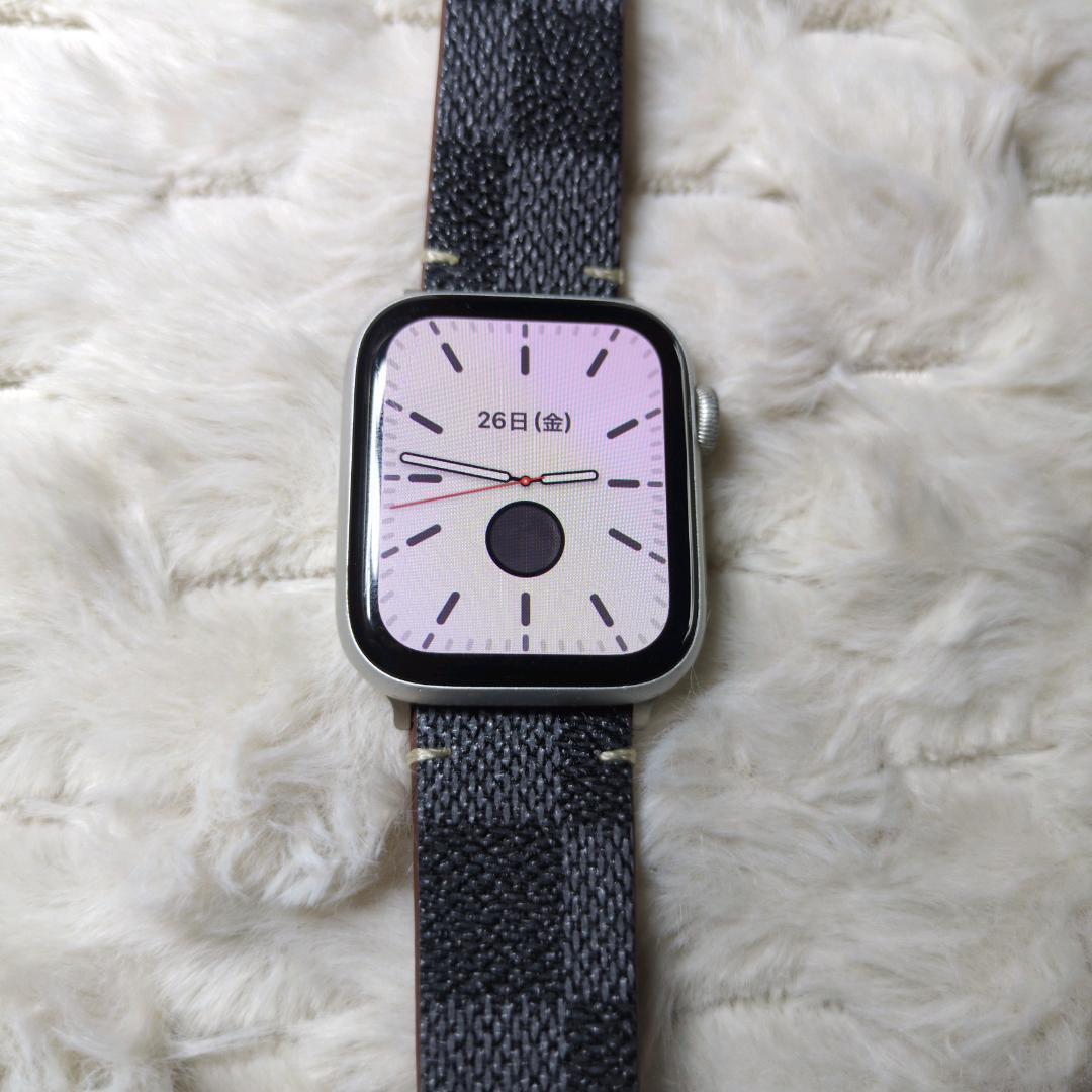 Apple Watch SE 第1世代 44mm　社外ベルト・充電器　容量83％