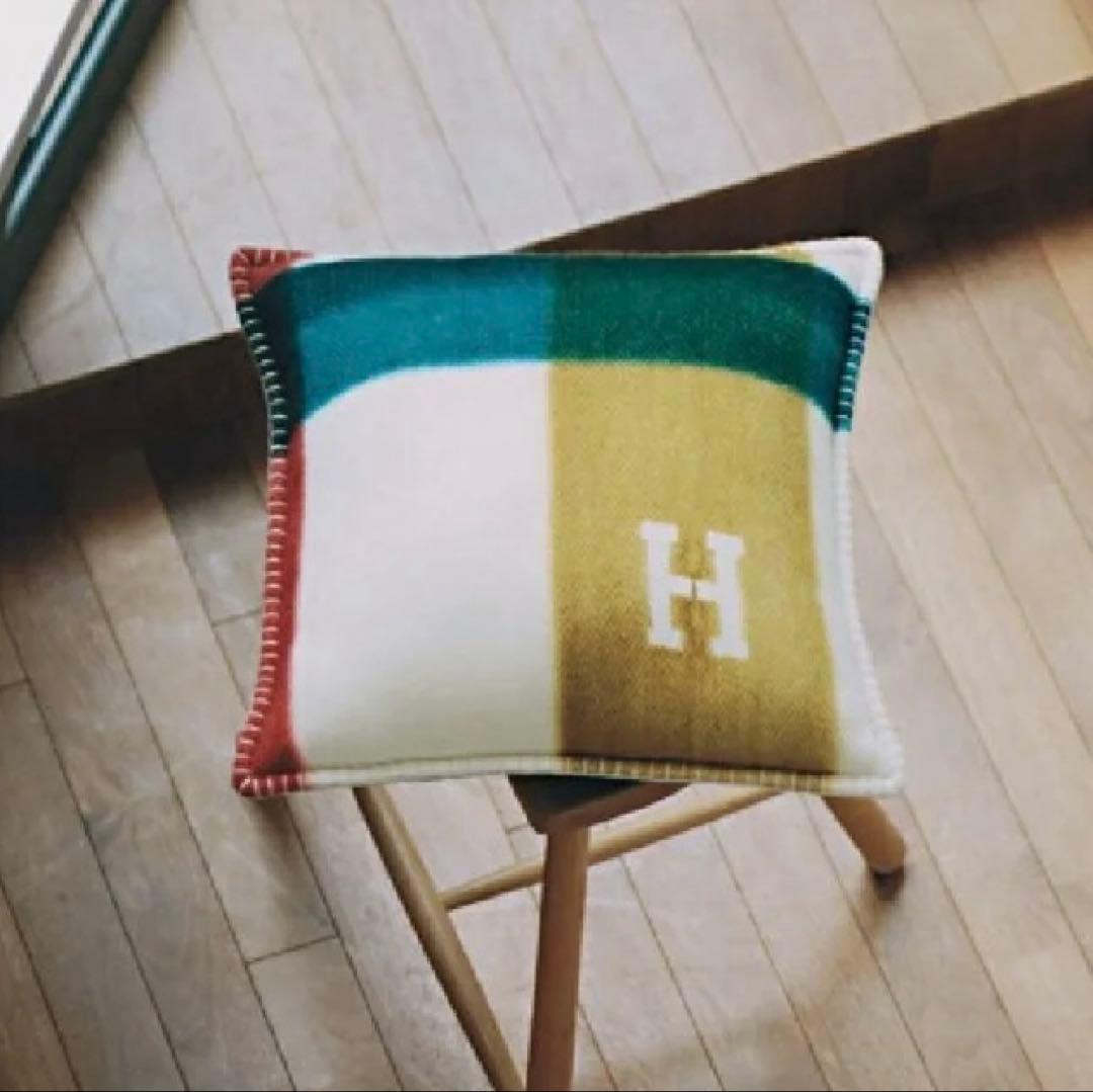 エルメス　カシミヤ　クッション　大特価