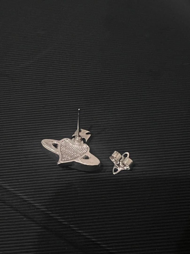 Vivienne Westwood ピアス ディアマンテハート ブラック