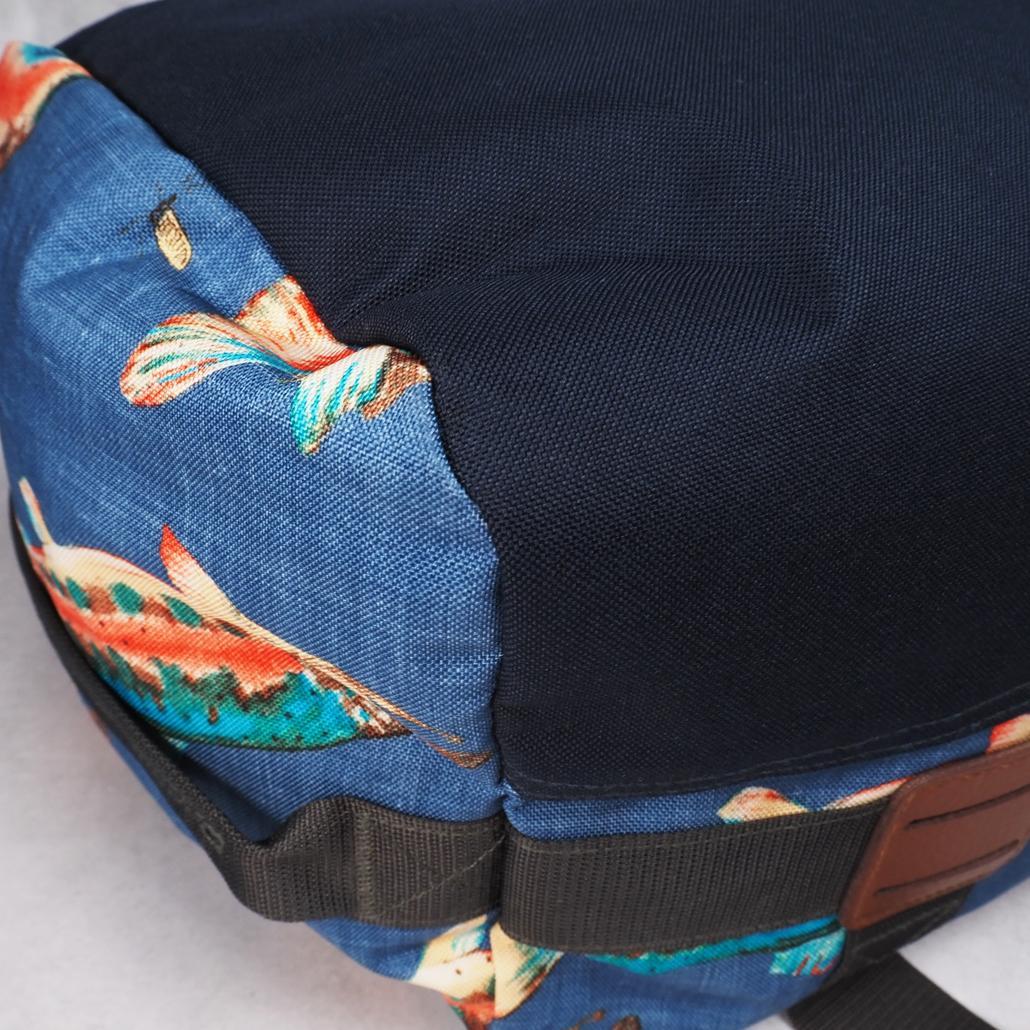 美品 Patagonia アーバーダッフル 30L トラウト柄 49250