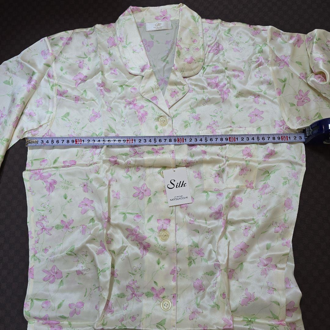 新品未使用　シルク パジャマ　MITSUKOSHI SHANGHAI 三越