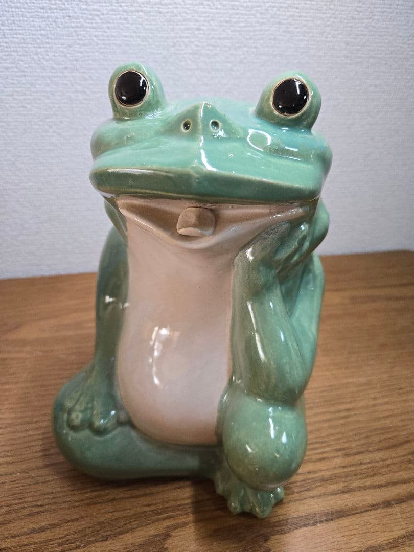 陶器　 ユニークなカエルの置物　最終値下げ