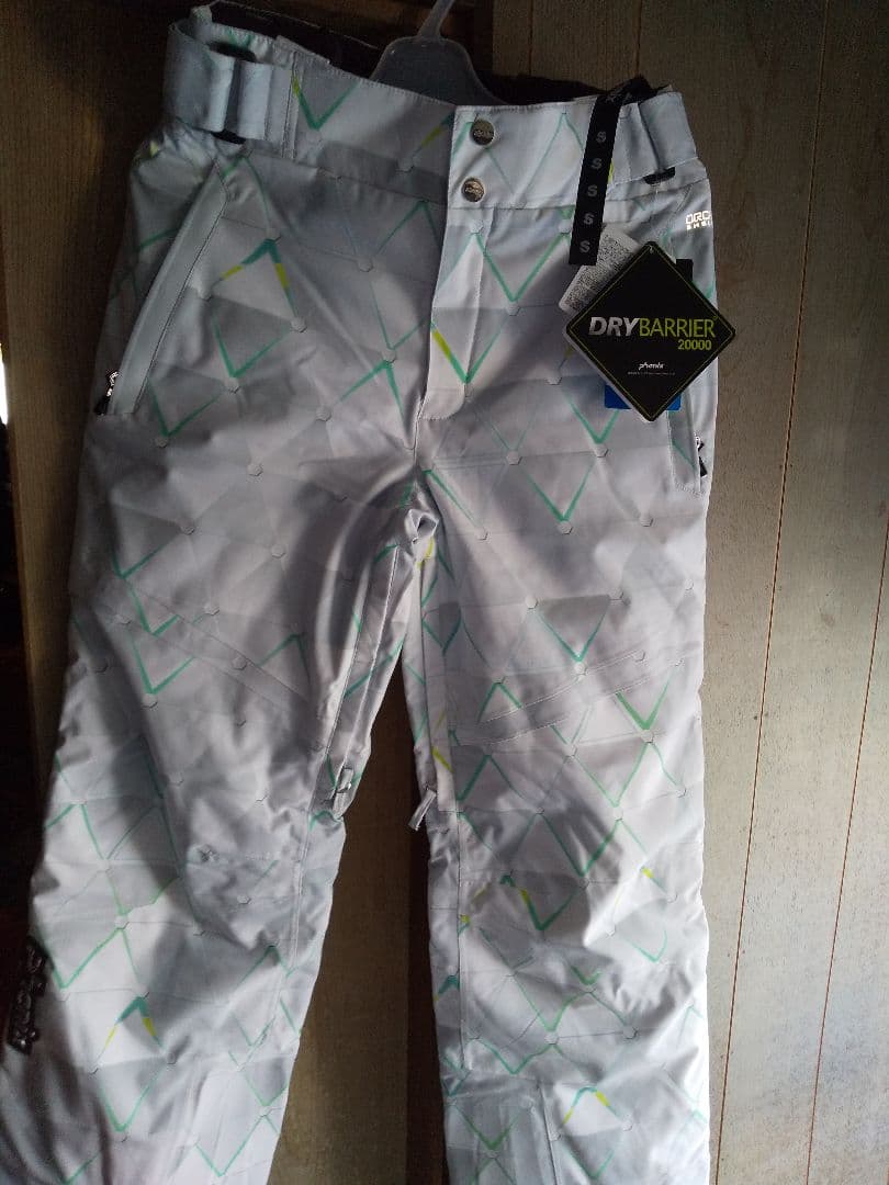 新品タグ付き フェニックス レディース パンツ サイズ S