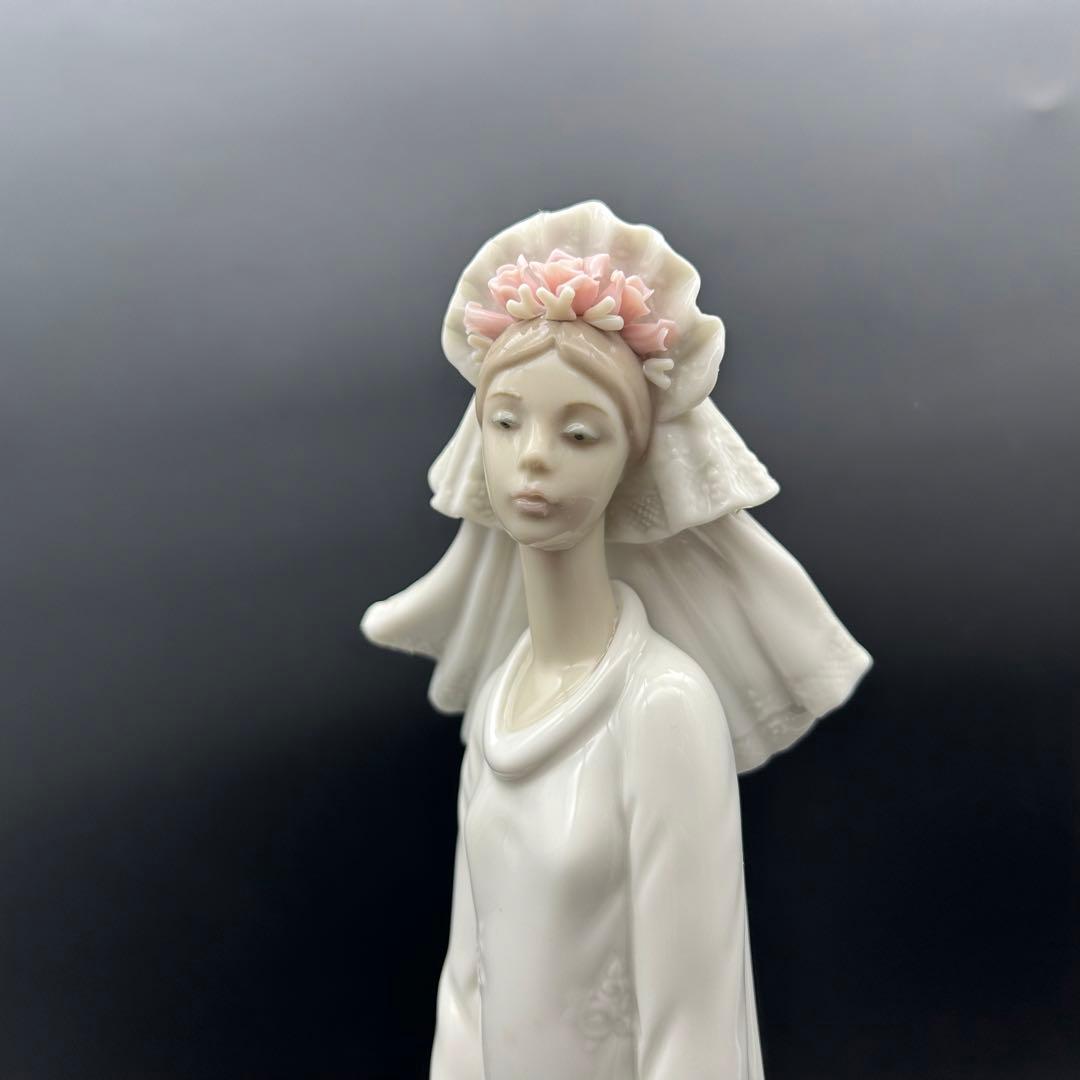 【未使用級】Lladro リヤドロ No.6329 幸への道　置物　花束　ブーケ