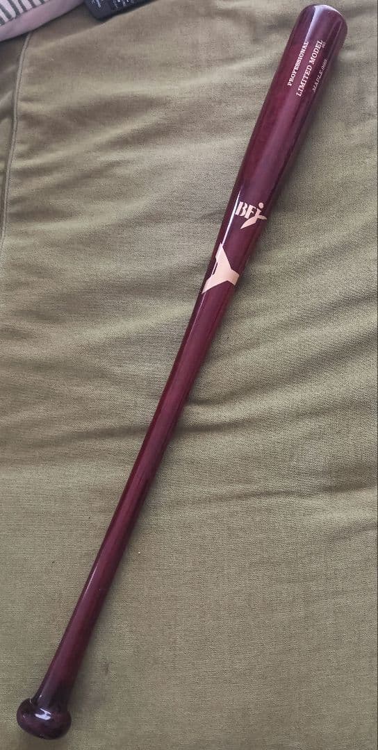 ⑤　ヤナセ　硬式木製バット　リミテッドモデル　84cm