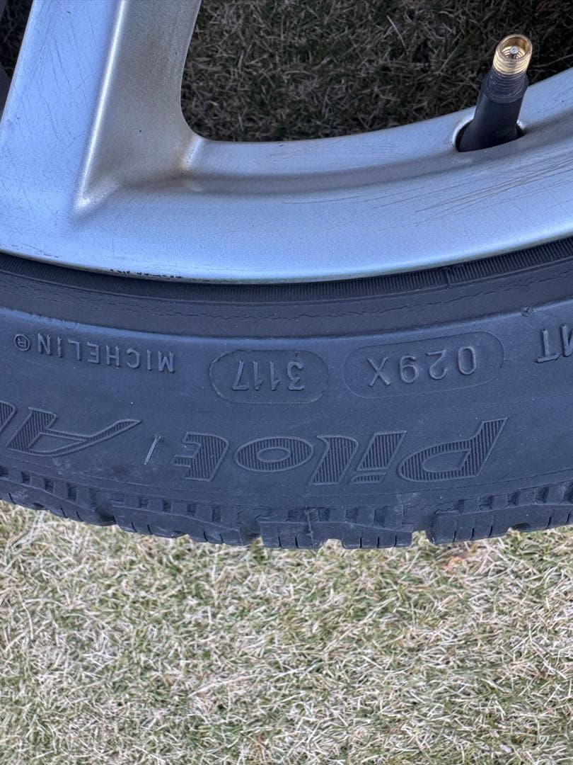  320 Mスポーツf30純正18インチ ホイールとミシュランスノータイヤ