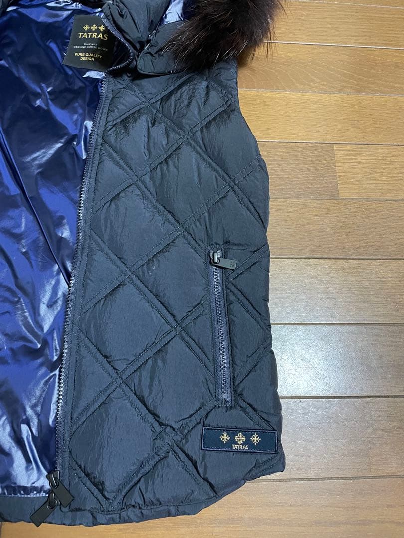 TATRAS ネイビー ダウンベスト フード付き