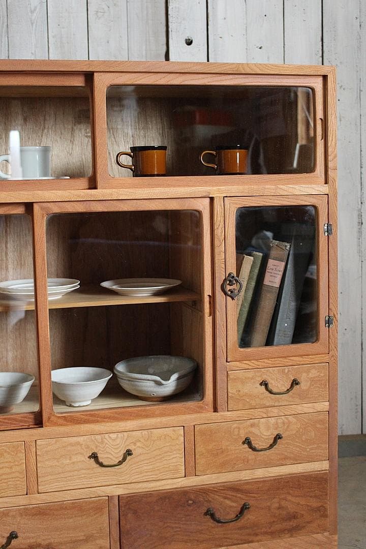 古い木枠のガラス戸棚　木製引き出し6杯　食器棚　本棚　キャビネット　古家具