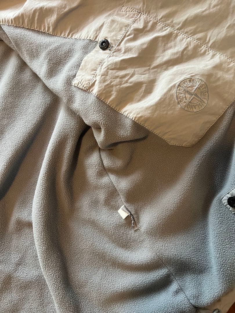 て*と様 Stone  フード付きジャケット