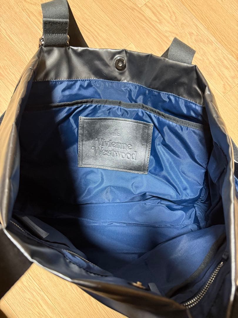 Vivienne Westwood メタリックユーティリティ トートバッグ