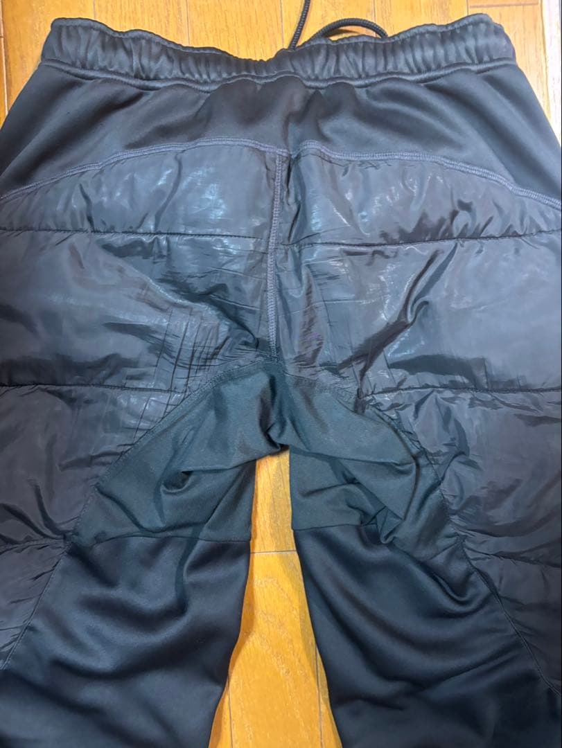 ニット帽とセットでお得！ATHLETA ブラック パーカー、パンツ