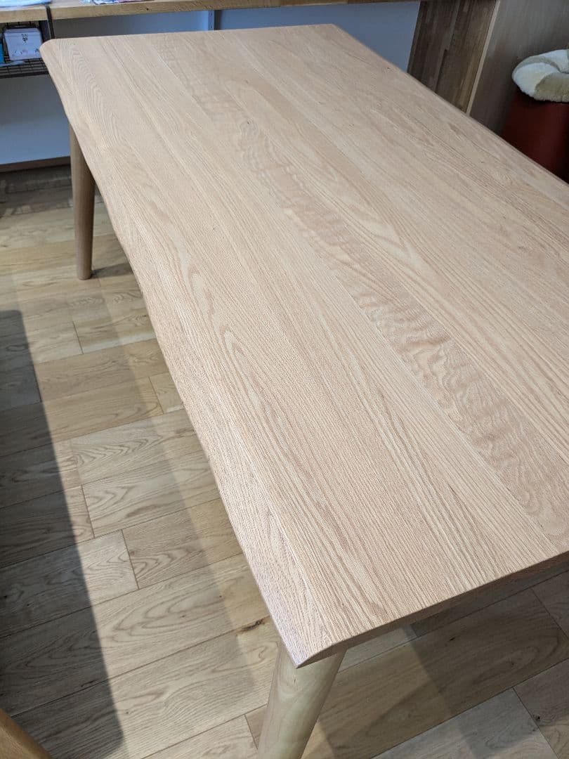 ダイニングテーブル　4人用