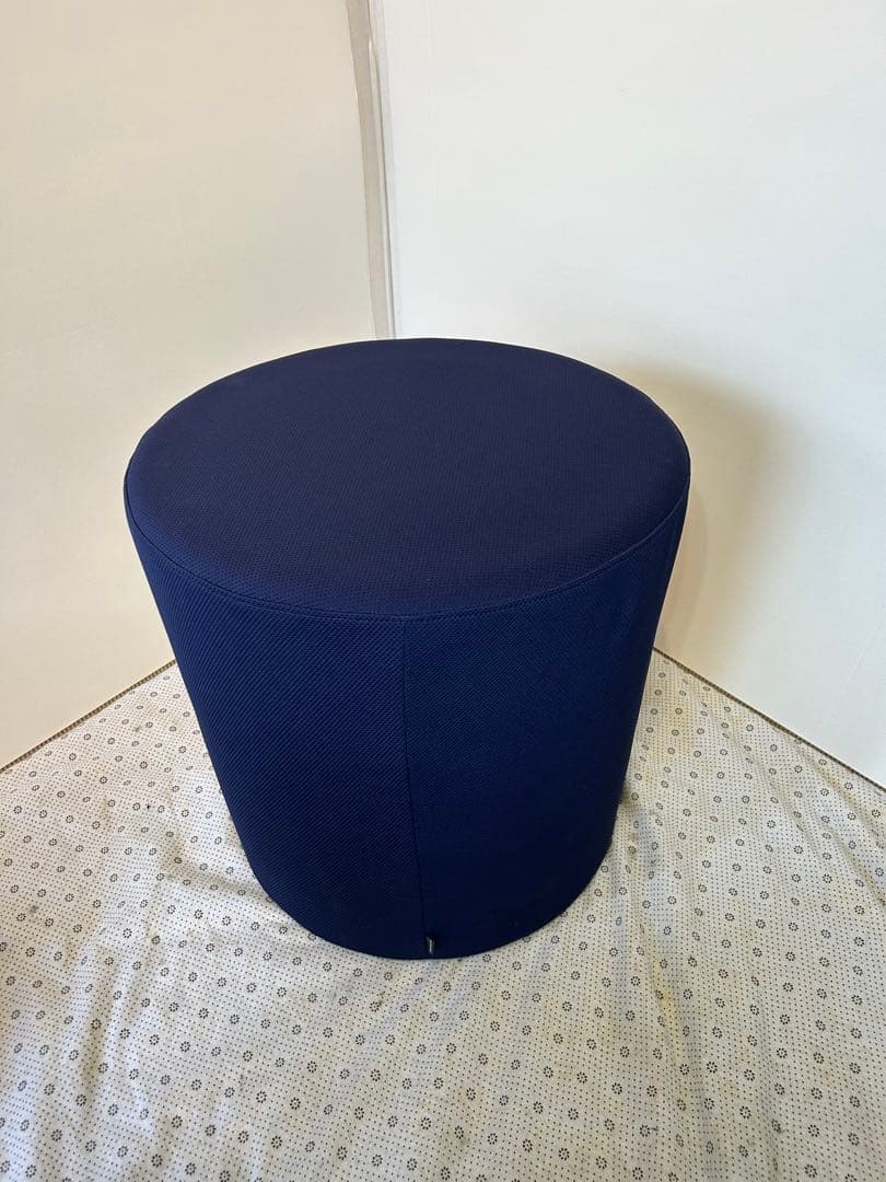 オカムラ スツール ②