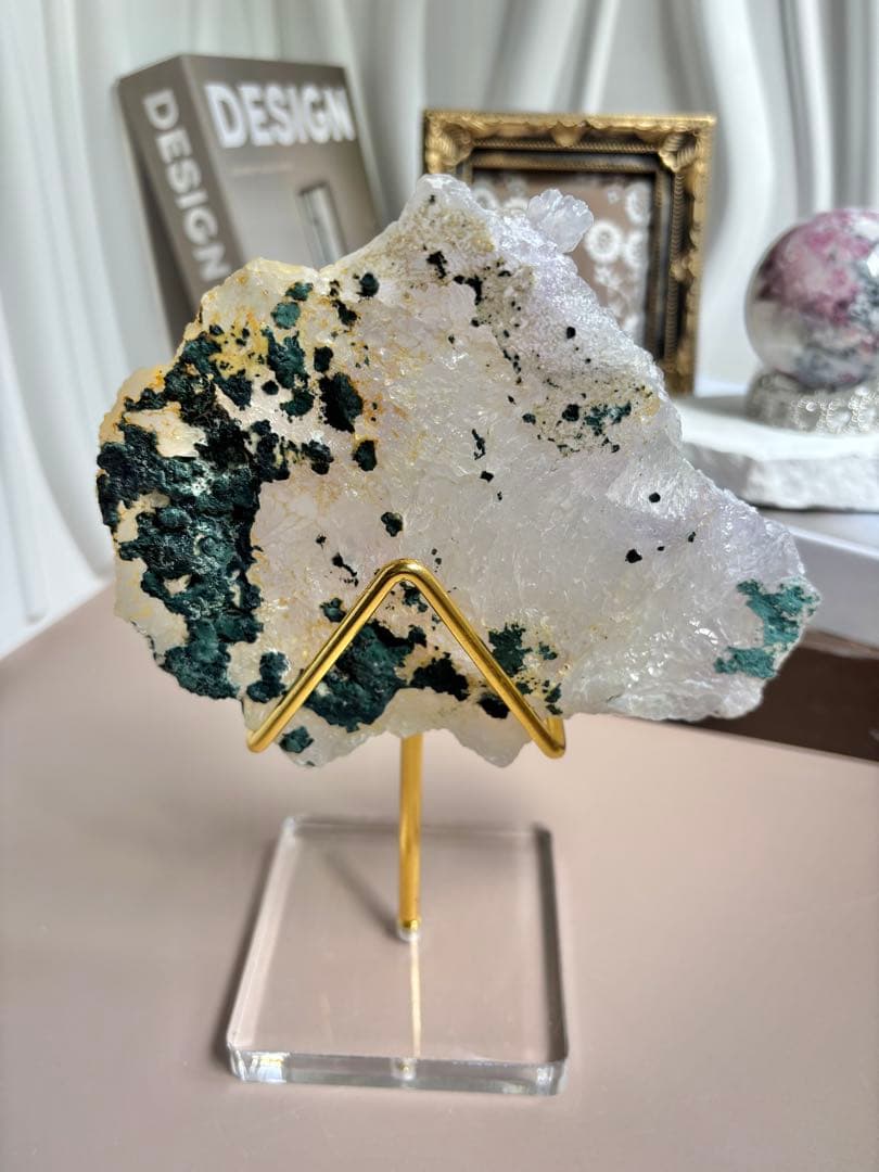 《レア》光とともに咲き誇る結晶の花 フラワーアメジスト