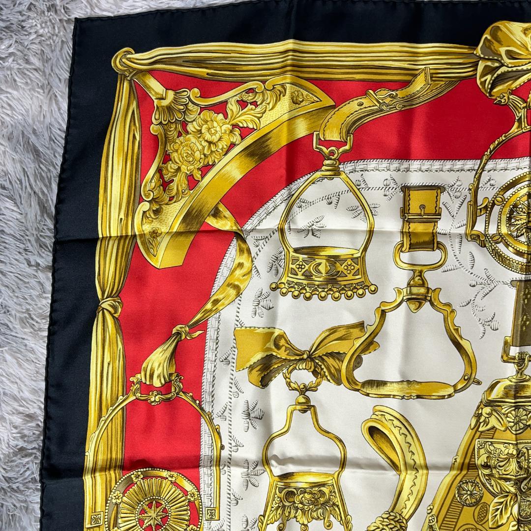 [大人気]　エルメス　HERMES　スカーフ　カレ90　ETRIERS　鎧柄