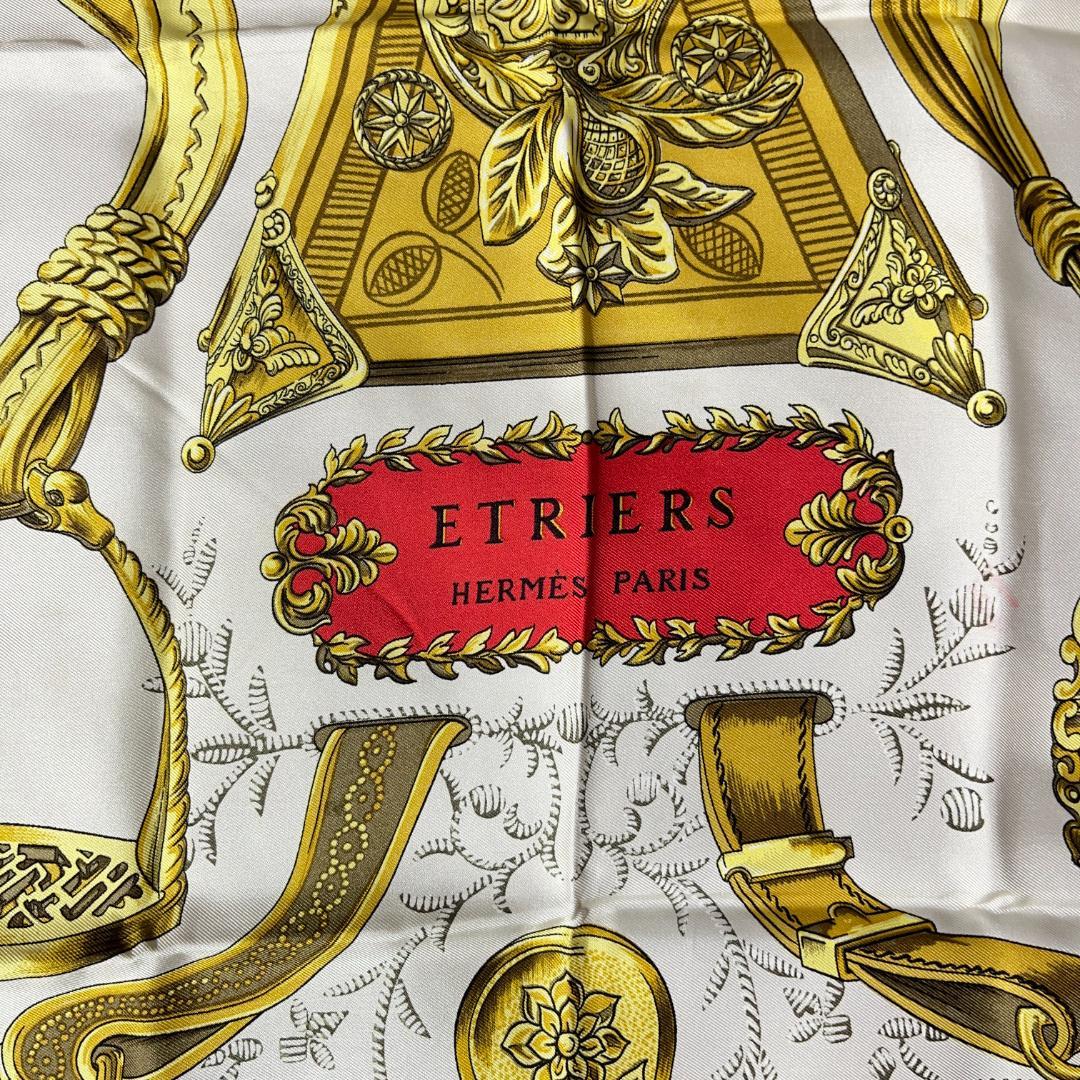 [大人気]　エルメス　HERMES　スカーフ　カレ90　ETRIERS　鎧柄