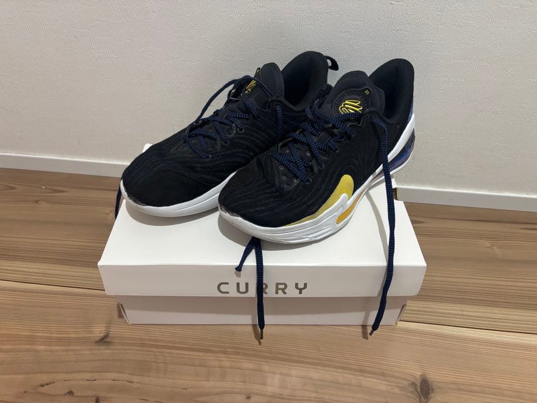 Curry 12バスケットボールシューズ ブラック/イエロー