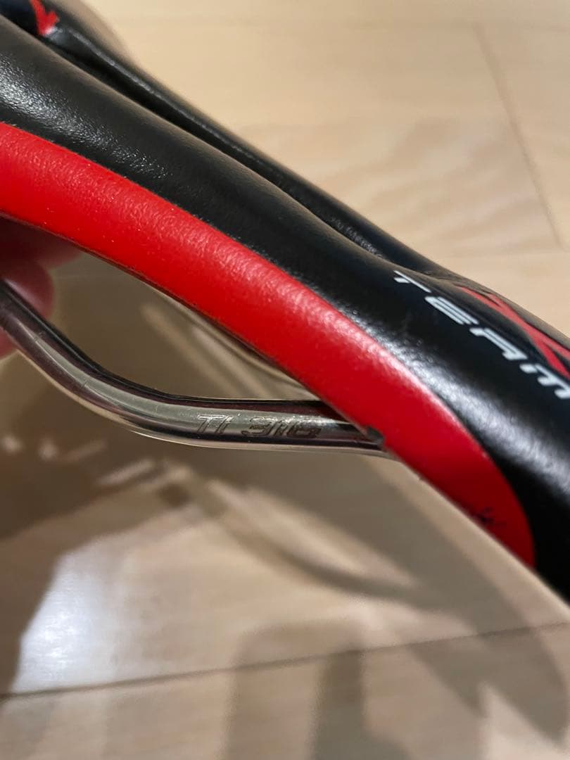 Selle Italia SLRチームエディション ブラック/レッド