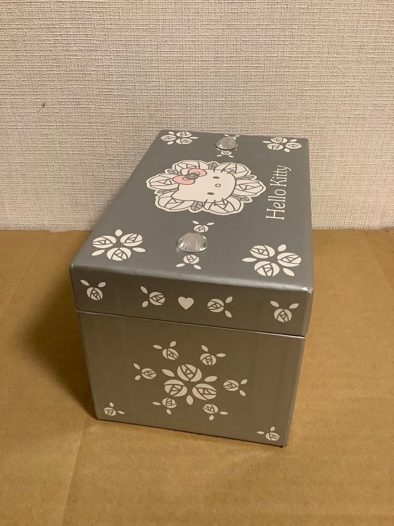 ハローキティ　　収納ボックス　　希少