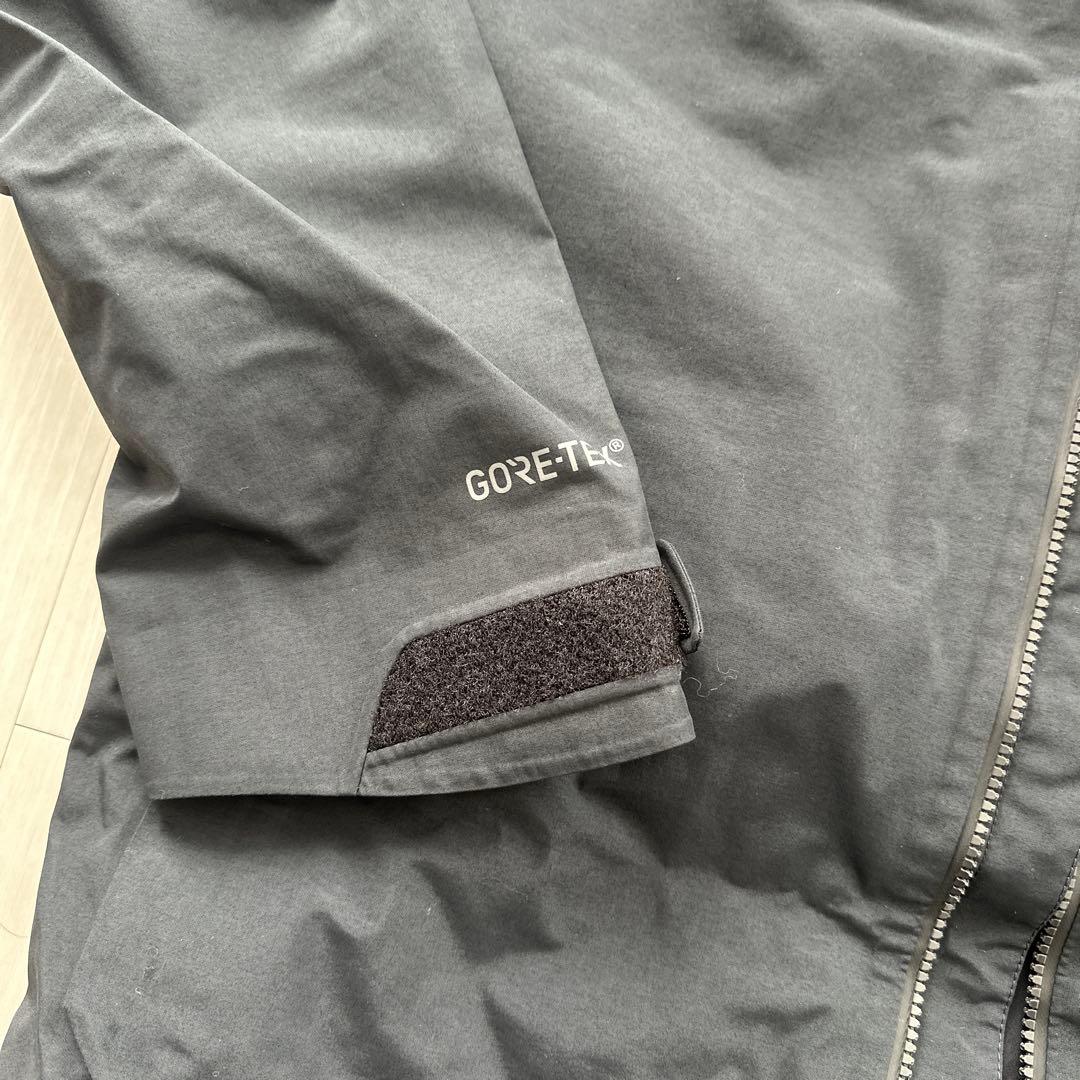 Burton [ak] ブラックスノーボードウェア　Ｍサイズ