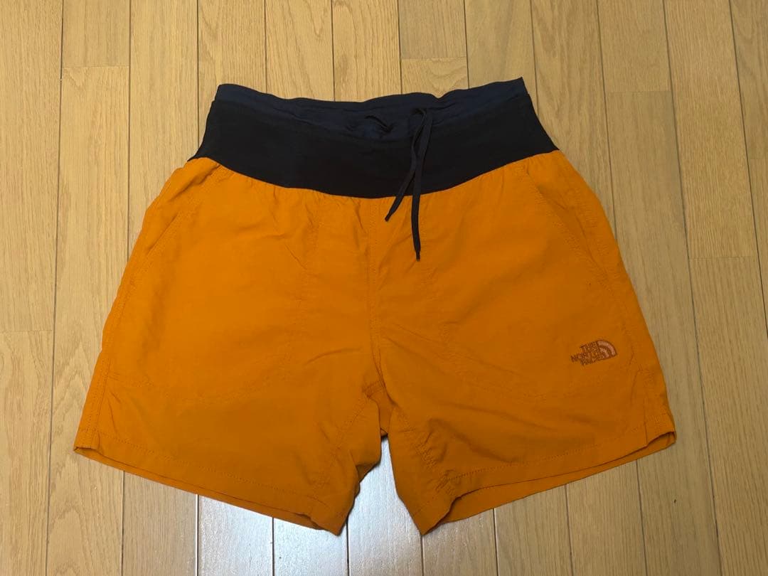 美品 ノースフェイス　フリーランショーツ　L
