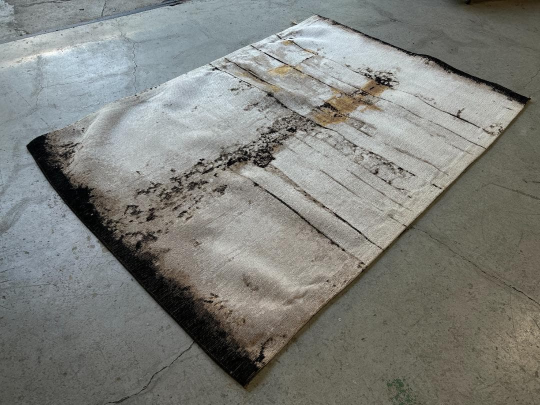 【廃番】KARE / カレ｜200x140cm｜アブストラクトラグ｜グレーライン