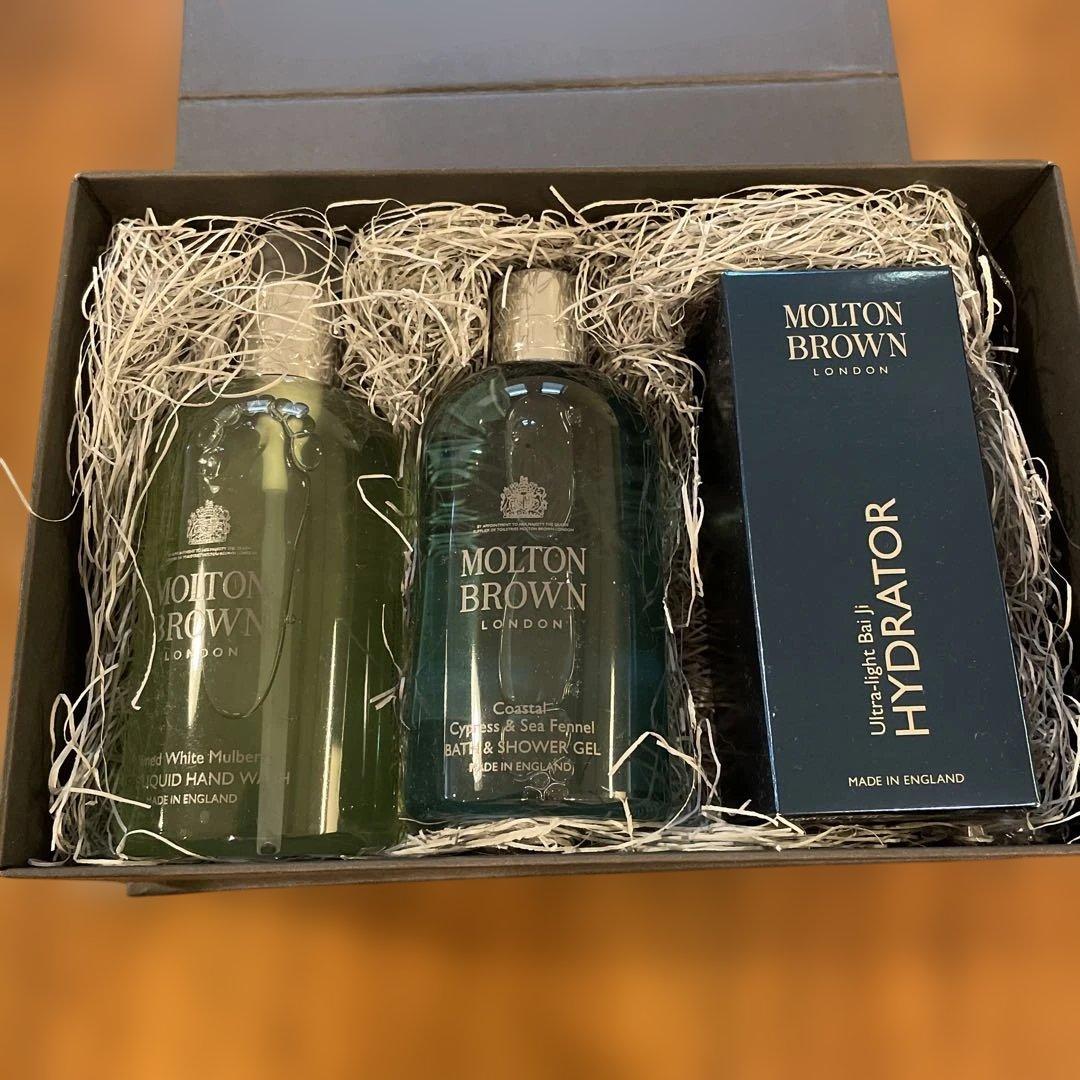 モルトンブラウン ハンドウォッシュ、バス＆シャワージェル 、乳液ギフトセット