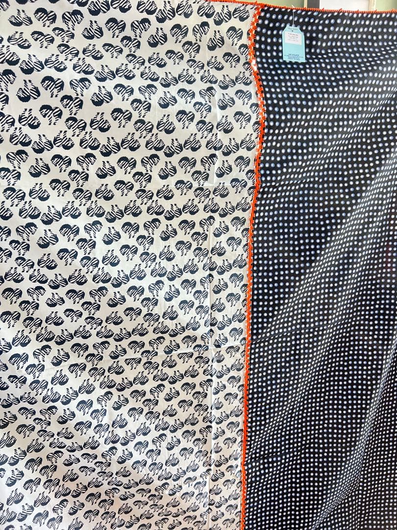 レオアトランテ　シマウマ柄テーブルクロス