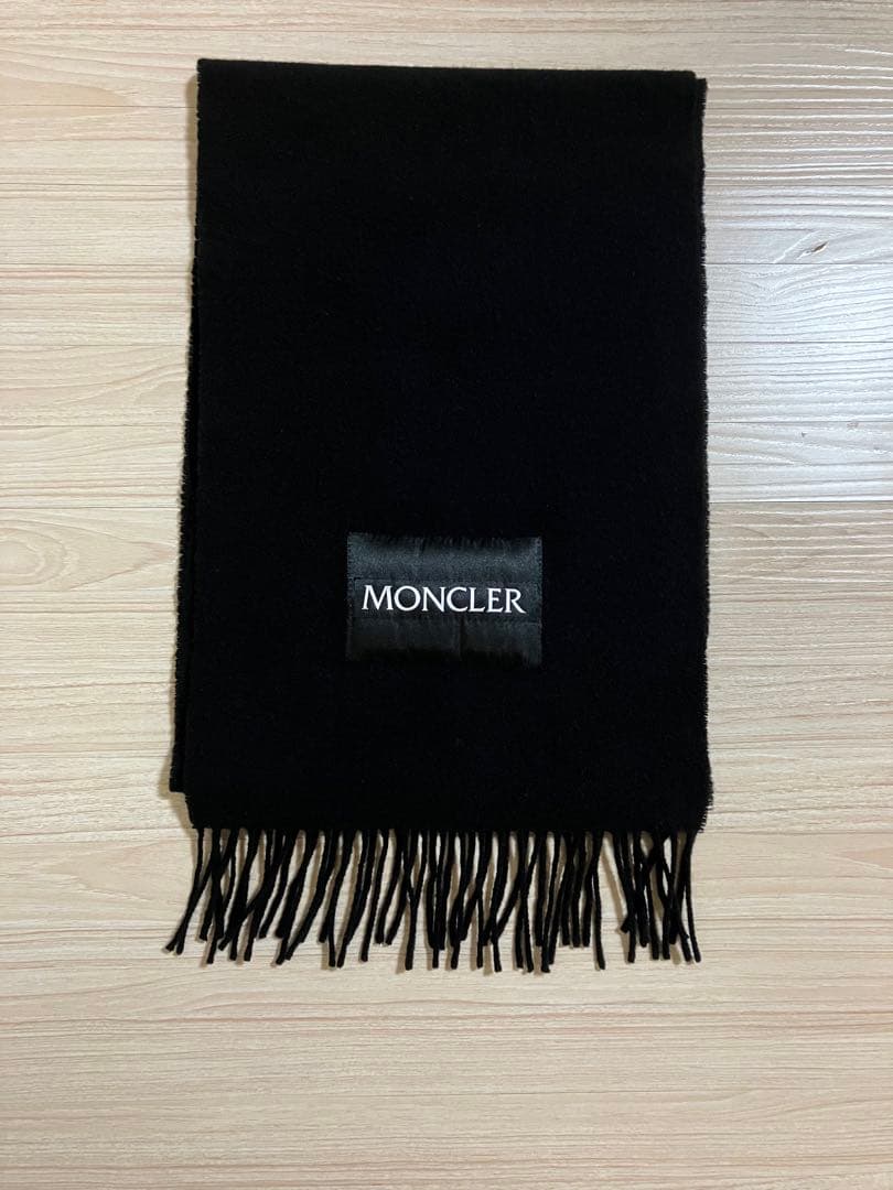 MONCLER ブラック マフラー フリンジ付き