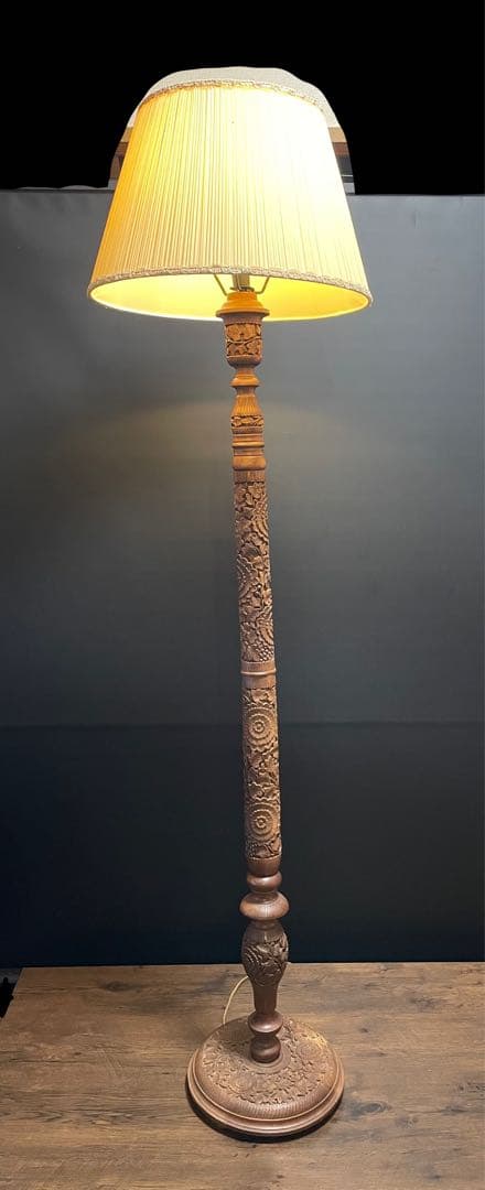 アンティーク　フロアランプ フロアライト　木彫