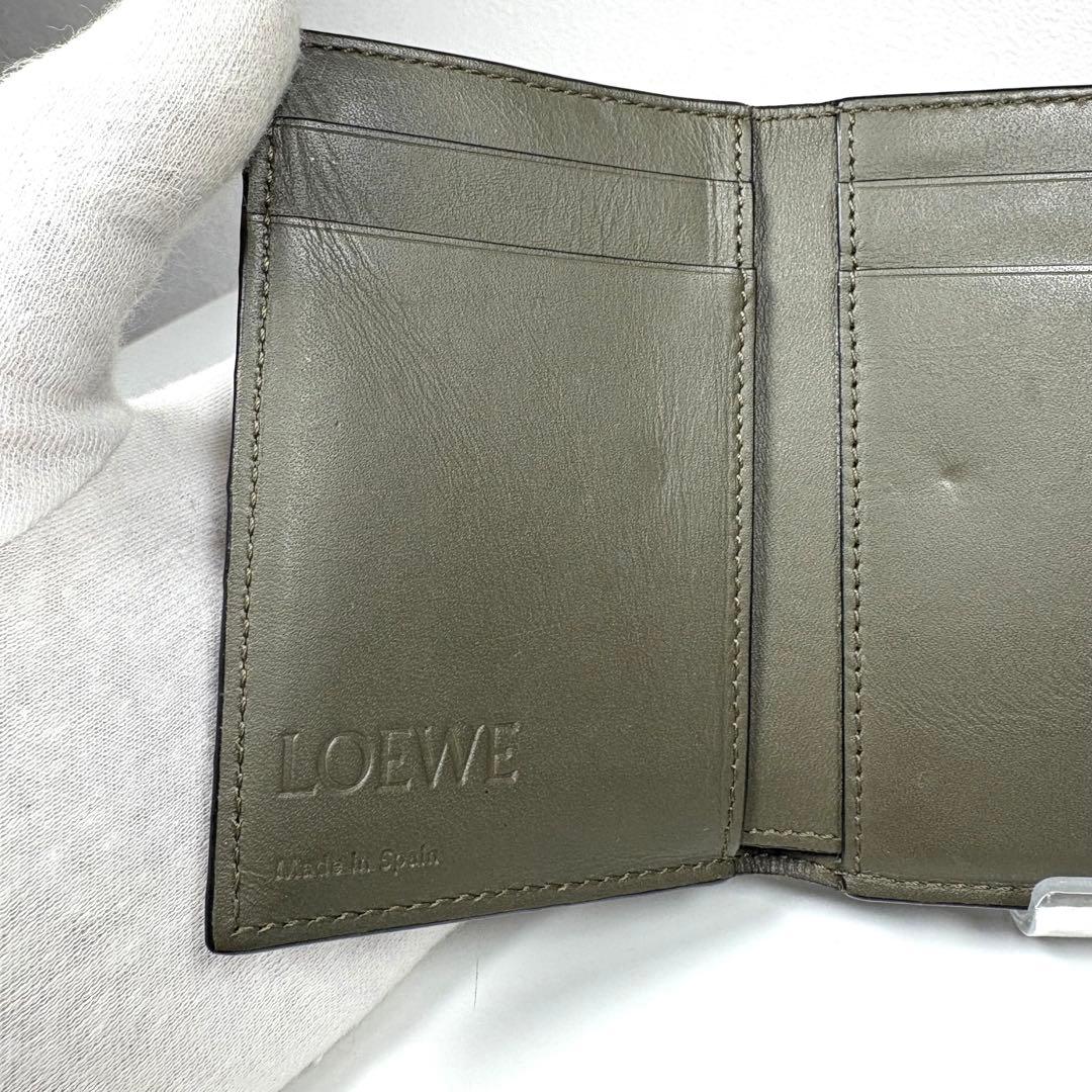 ☆人気☆LOEWE アナグラムロゴ 三つ折り コンパクト財布 カーキ レザー