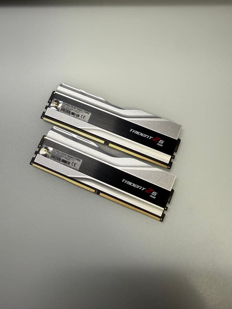 メモリー g.skill Trident Z RGB 32GB DDR5 6000mhz