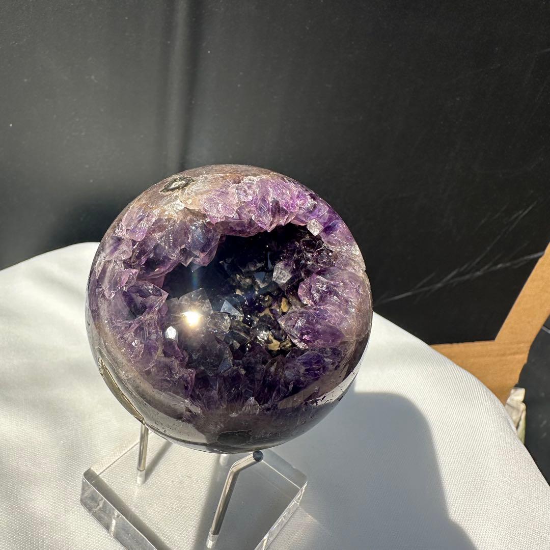 天然石アメジストの笑い口　置物　スフィアD.156
