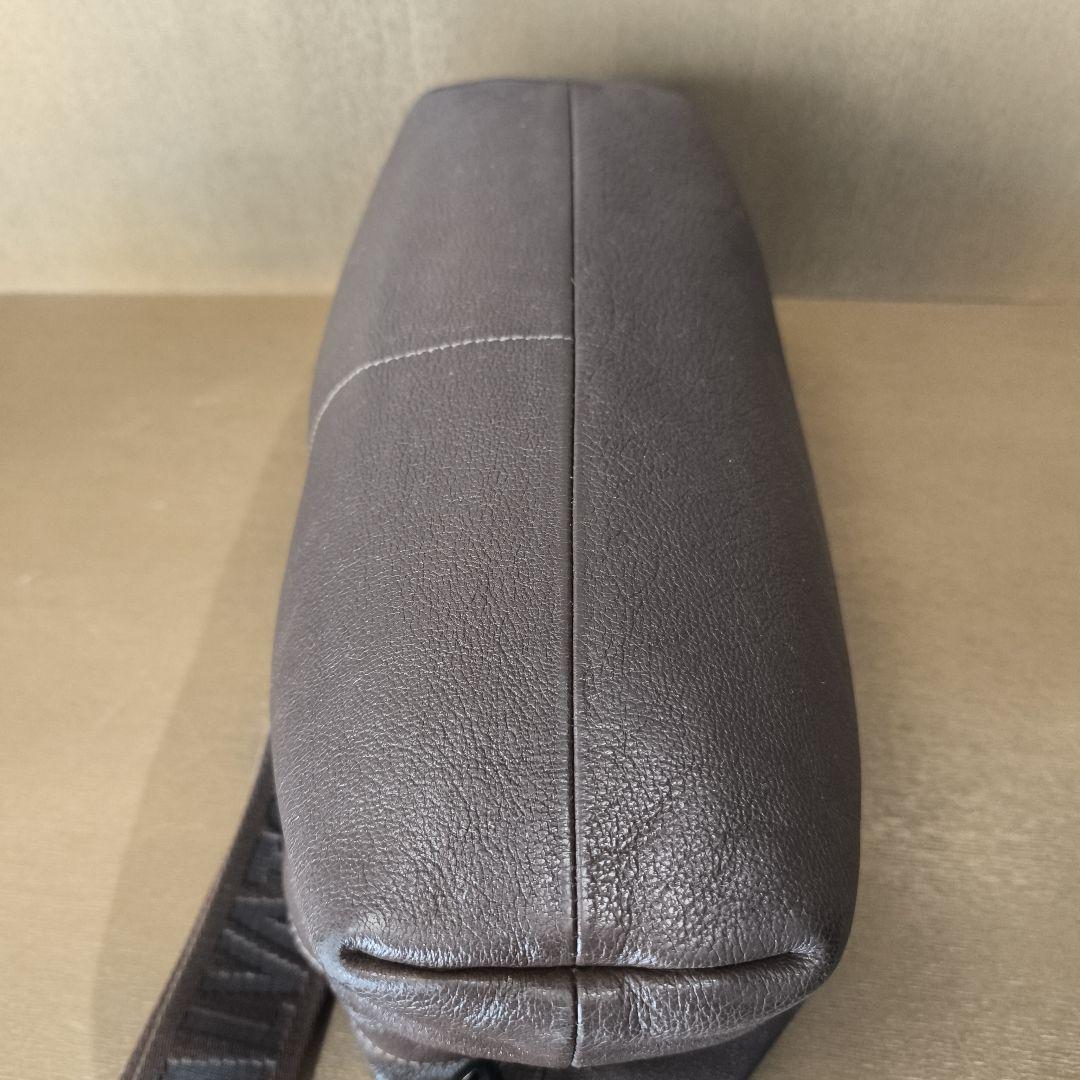 Salvatore Ferragamo メッセンジャーバッグ