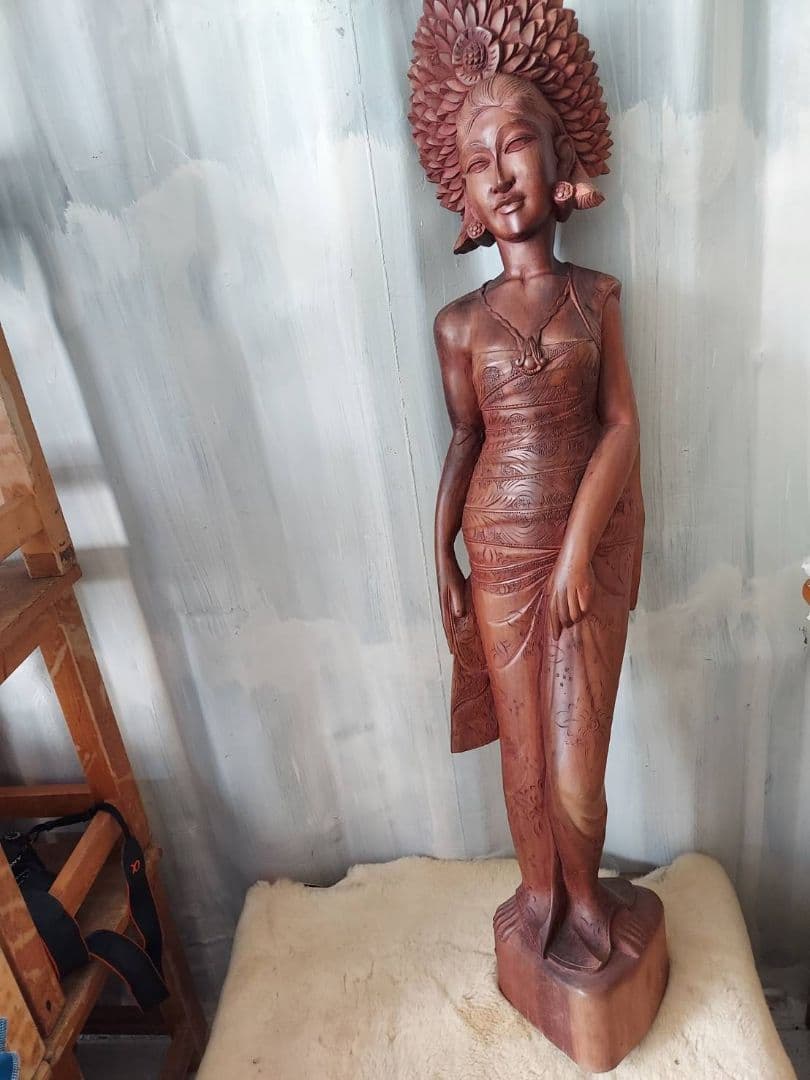 木製女性像 彫刻 　バリ島　木彫り