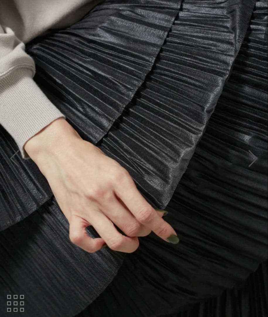 【試着のみ】ストラータティアードプリーツスカート