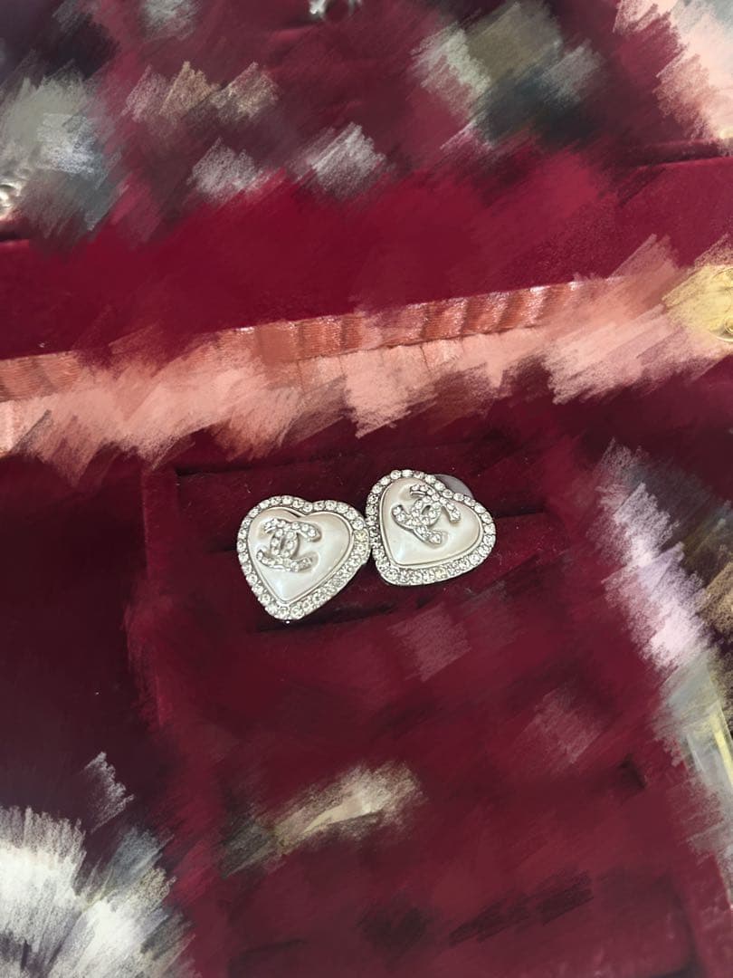 シャネル ハート型シルバーピアス
