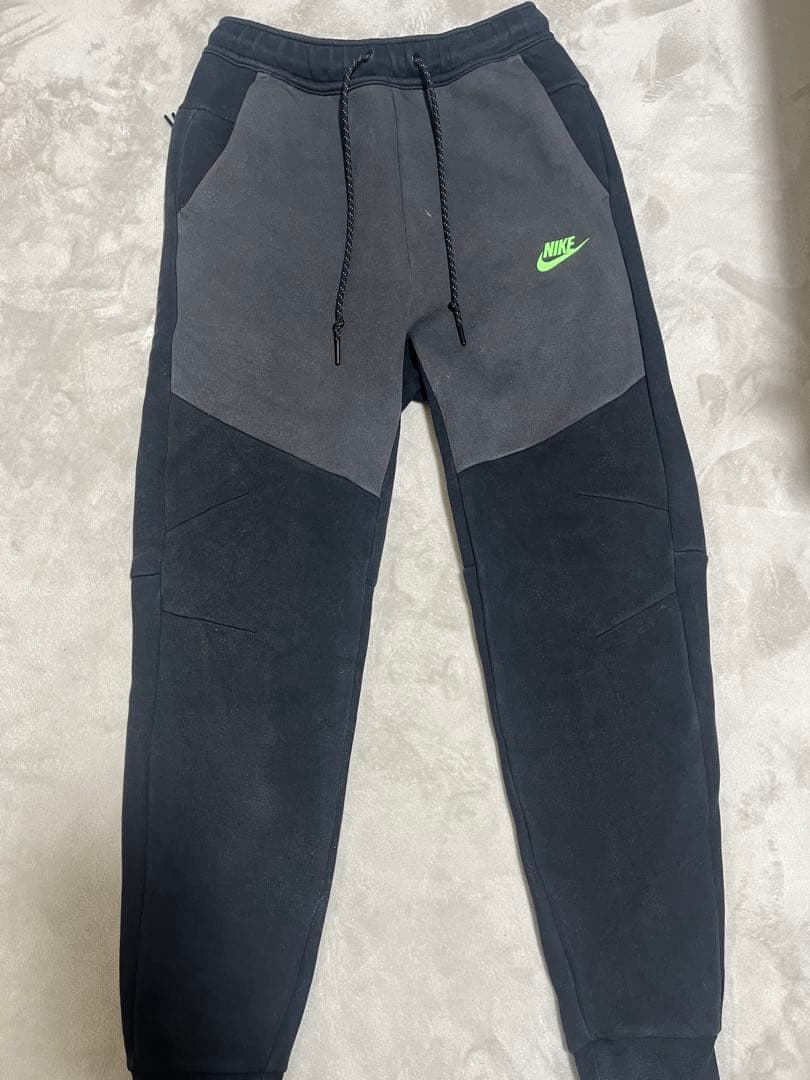 NIKEテックフリースセットアップ　s size