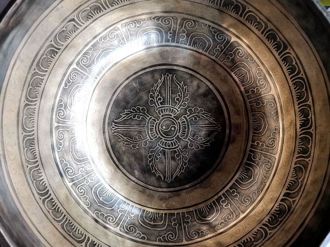 【フルムーン】 特大・カービング シンギングボウル