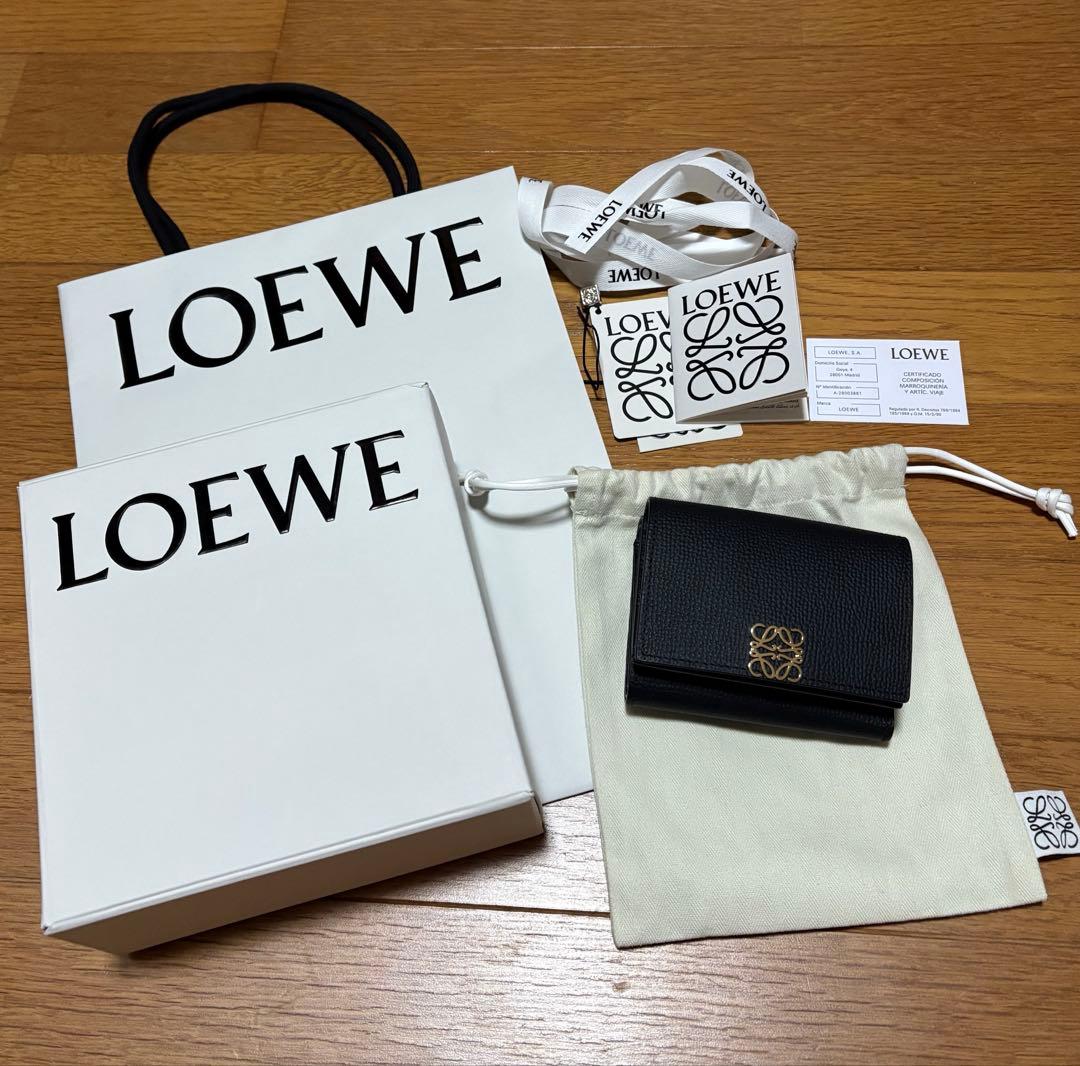 ロエベ　アナグラムトライフォールドウォレット