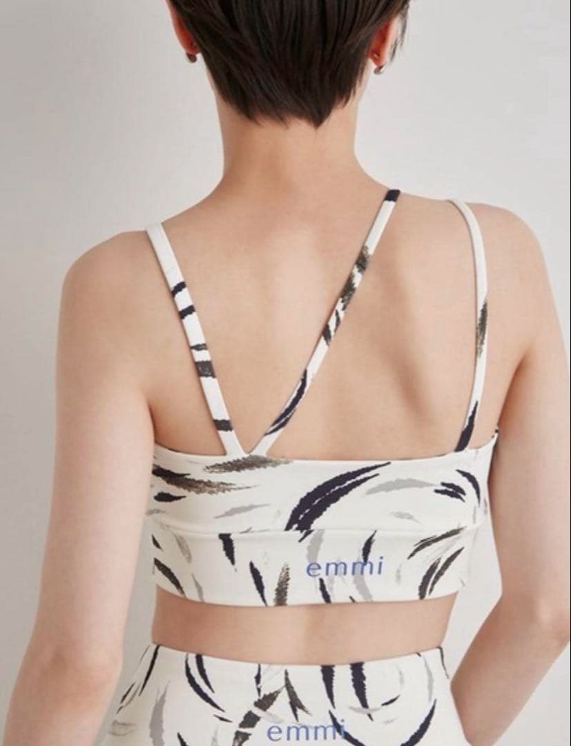 【emmi yoga】leaf柄　セットアップ