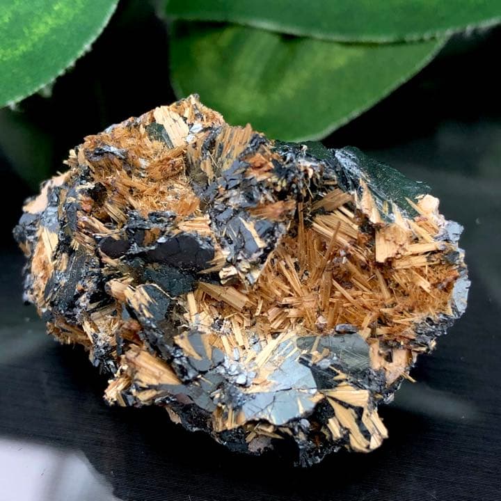 ブラジル産 太陽タイチンゴールドルチル結晶原石 y1304