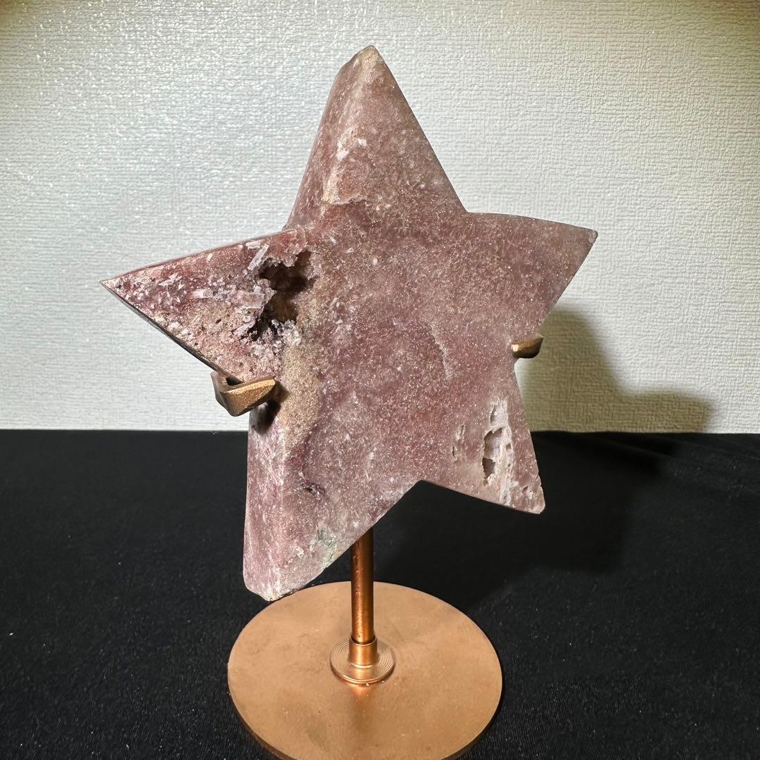 天然石ピンクアメジストの星　置物　彫物　台座付きNO.061510